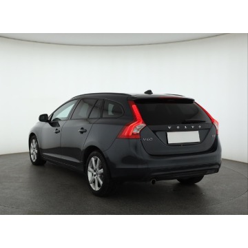 Volvo V60  Kombi 2016,  2.0 diesel, automat - Na sprzedaż za 38 999 zł - Piaseczno - zdjęcie 6