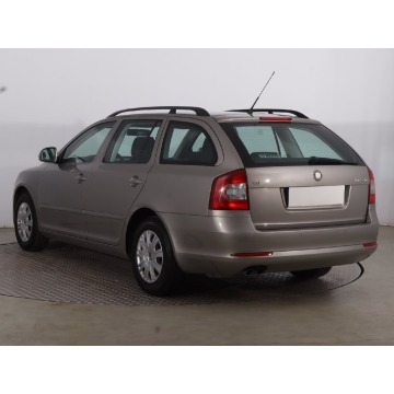Skoda Octavia  Kombi 2010,  1.4 benzyna - Na sprzedaż za 24 999 zł - Szczecinek - zdjęcie 6