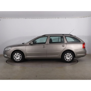 Skoda Octavia  Kombi 2010,  1.4 benzyna - Na sprzedaż za 24 999 zł - Szczecinek - zdjęcie 4