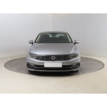 Volkswagen Passat  Liftback 2018,  2.0 diesel - Na sprzedaż za 59 999 zł - Bielany Wrocławskie - zdjęcie 2