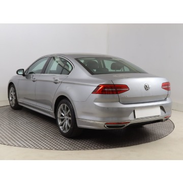 Volkswagen Passat  Liftback 2018,  2.0 diesel - Na sprzedaż za 59 999 zł - Bielany Wrocławskie - zdjęcie 6