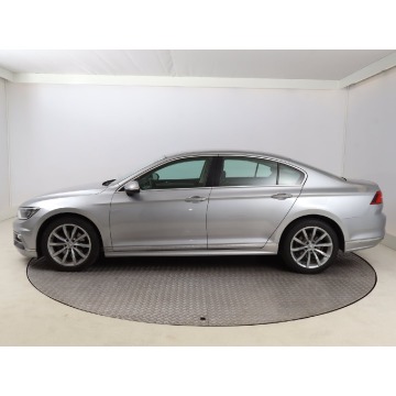 Volkswagen Passat  Liftback 2018,  2.0 diesel - Na sprzedaż za 59 999 zł - Bielany Wrocławskie - zdjęcie 4
