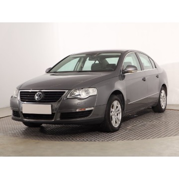 Volkswagen Passat  Liftback 2005,  1.6 benzyna - Na sprzedaż za 12 499 zł - Katowice - zdjęcie 3
