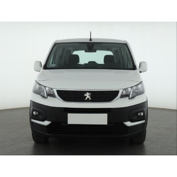 Peugeot   Pick-up 2020,  1.2 benzyna - Na sprzedaż za 40 999 zł - Piaseczno - zdjęcie 2