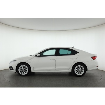 Skoda Octavia  Hatchback 2022,  1.4 benzyna, automat - Na sprzedaż za 77 999 zł - Piaseczno - zdjęcie 4