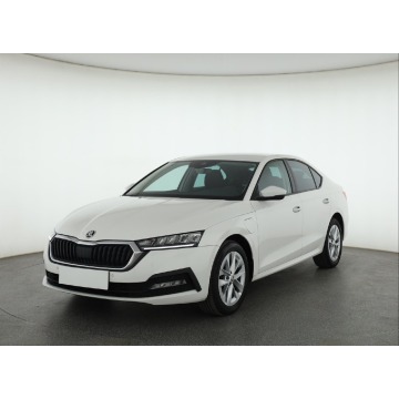 Skoda Octavia  Hatchback 2022,  1.4 benzyna, automat - Na sprzedaż za 77 999 zł - Piaseczno - zdjęcie 3
