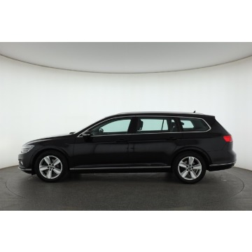 Volkswagen Passat  Kombi 2021,  2.0 diesel, automat - Na sprzedaż za 72 999 zł - Piaseczno - zdjęcie 4