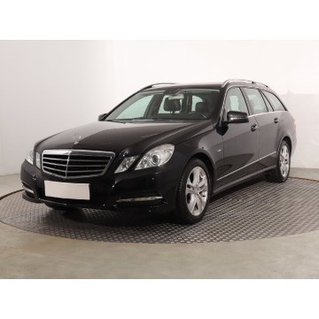 Mercedes - Benz E-klasa  Kombi 2010,  1.8 benzyna, automat - Na sprzedaż za 39 999 zł - Katowice - zdjęcie 3