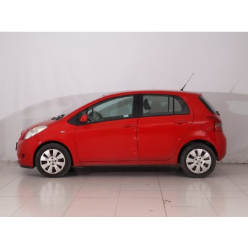 Toyota Yaris  Hatchback 2007,  1.3 benzyna, automat - Na sprzedaż za 16 999 zł - Tarnobrzeg - zdjęcie 4