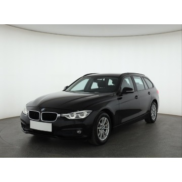 BMW Seria 3  Kombi 2019,  2.0 diesel, automat - Na sprzedaż za 57 999 zł - Piaseczno - zdjęcie 3