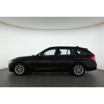 BMW Seria 3  Kombi 2019,  2.0 diesel, automat - Na sprzedaż za 57 999 zł - Piaseczno - zdjęcie 4