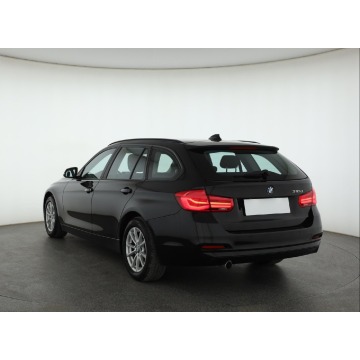 BMW Seria 3  Kombi 2019,  2.0 diesel, automat - Na sprzedaż za 57 999 zł - Piaseczno - zdjęcie 6