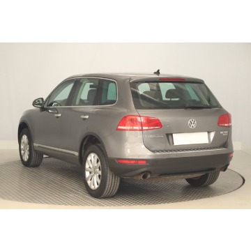 Volkswagen Touareg  SUV 2010,  3.0 diesel, automat - Na sprzedaż za 40 999 zł - Zabrze - zdjęcie 6