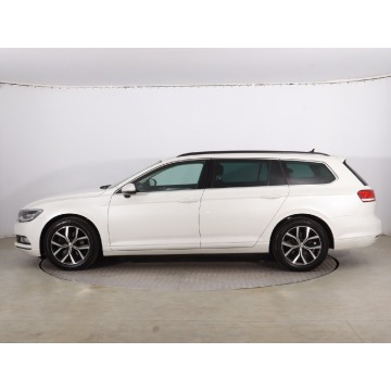 Volkswagen Passat  Kombi 2019,  2.0 diesel, automat - Na sprzedaż za 55 999 zł - Bieruń - zdjęcie 4