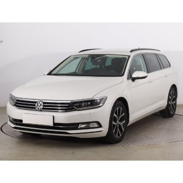 Volkswagen Passat  Kombi 2019,  2.0 diesel, automat - Na sprzedaż za 55 999 zł - Bieruń - zdjęcie 3
