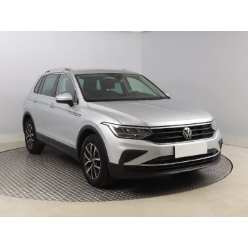 Volkswagen Tiguan  SUV 2022,  2.0 diesel, automat - Na sprzedaż za 104 999 zł - Bielany Wrocławskie - zdjęcie 1