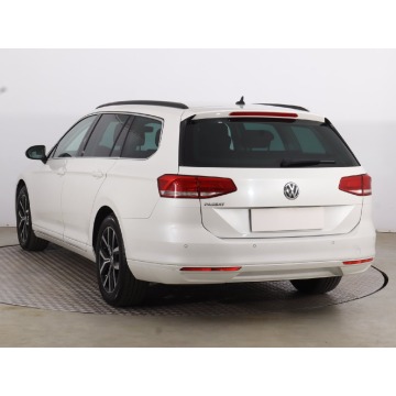 Volkswagen Passat  Kombi 2019,  2.0 diesel, automat - Na sprzedaż za 55 999 zł - Bieruń - zdjęcie 6