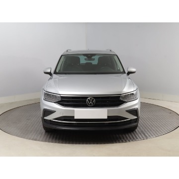 Volkswagen Tiguan  SUV 2022,  2.0 diesel, automat - Na sprzedaż za 104 999 zł - Bielany Wrocławskie - zdjęcie 2