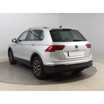 Volkswagen Tiguan  SUV 2022,  2.0 diesel, automat - Na sprzedaż za 104 999 zł - Bielany Wrocławskie - zdjęcie 6