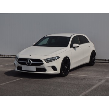 Mercedes - Benz A-klasa  Hatchback 2020,  1.5 diesel - Na sprzedaż za 59 999 zł - Lublin - zdjęcie 3