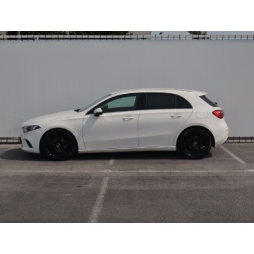 Mercedes - Benz A-klasa  Hatchback 2020,  1.5 diesel - Na sprzedaż za 59 999 zł - Lublin - zdjęcie 4
