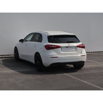 Mercedes - Benz A-klasa  Hatchback 2020,  1.5 diesel - Na sprzedaż za 59 999 zł - Lublin - zdjęcie 6