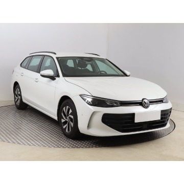 VW Passat 1.5 TSI (150KM), 2024