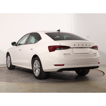 Skoda Octavia  Hatchback 2023,  1.5 benzyna, automat - Na sprzedaż za 72 999 zł - Katowice - zdjęcie 6