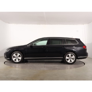 Volkswagen Passat  Kombi 2022,  2.0 diesel - Na sprzedaż za 74 999 zł - Katowice - zdjęcie 4