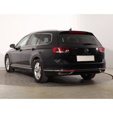 Volkswagen Passat  Kombi 2022,  2.0 diesel - Na sprzedaż za 74 999 zł - Katowice - zdjęcie 6