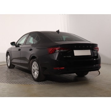 Skoda Octavia  Hatchback 2023,  1.5 benzyna, automat - Na sprzedaż za 79 999 zł - Katowice - zdjęcie 5