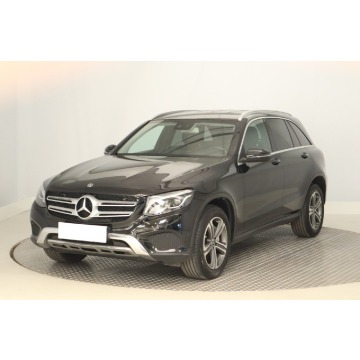 Mercedes - Benz GLC-klasa  SUV 2018,  2.1 diesel, automat - Na sprzedaż za 92 999 zł - Zabrze - zdjęcie 3