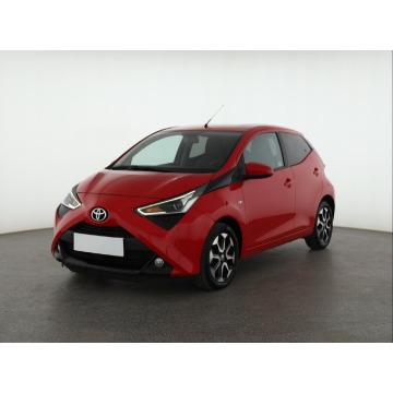Toyota Aygo  Hatchback 2020,  1.0 benzyna, automat - Na sprzedaż za 47 499 zł - Piaseczno - zdjęcie 3