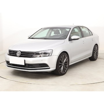 Volkswagen Jetta  Liftback 2015,  1.2 benzyna+LPG - Na sprzedaż za 17 999 zł - Bielany Wrocławskie - zdjęcie 3