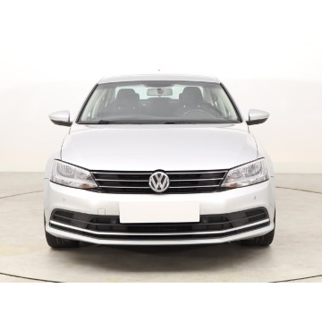 Volkswagen Jetta  Liftback 2015,  1.2 benzyna+LPG - Na sprzedaż za 17 999 zł - Bielany Wrocławskie - zdjęcie 2