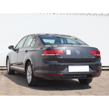 Volkswagen Passat  Liftback 2017,  2.0 diesel - Na sprzedaż za 51 999 zł - Łódź - zdjęcie 5