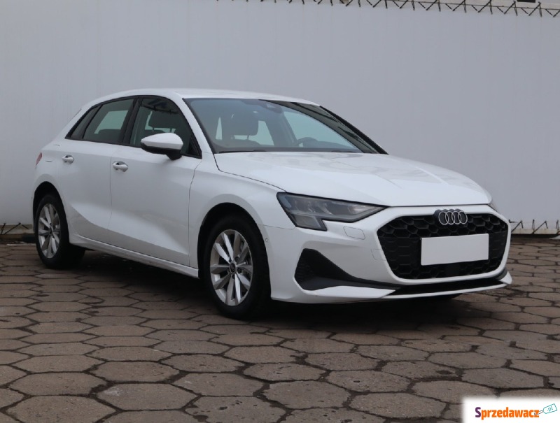 Audi A3  Hatchback 2025,  1.5 benzyna, automat - Na sprzedaż za 109 999 zł - Łódź