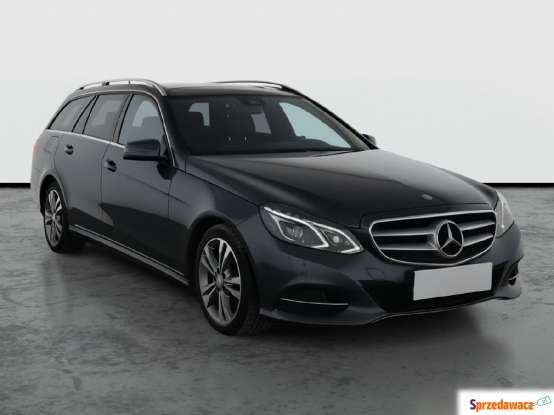 Mercedes - Benz E-klasa  Kombi 2015,  2.0 benzyna, automat - Na sprzedaż za 61 999 zł - Piaseczno