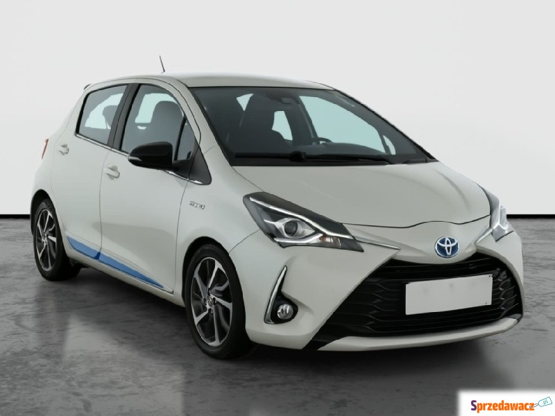 Toyota Yaris  Hatchback 2017,  1.5 benzyna, automat - Na sprzedaż za 47 999 zł - Kielce
