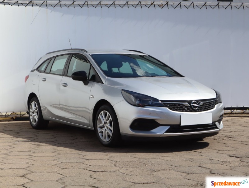 Opel Astra  Kombi 2021,  1.2 benzyna - Na sprzedaż za 37 999 zł - Łódź