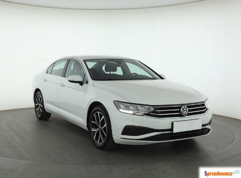 Volkswagen Passat  Liftback 2021,  1.5 benzyna, automat - Na sprzedaż za 71 999 zł - Piaseczno
