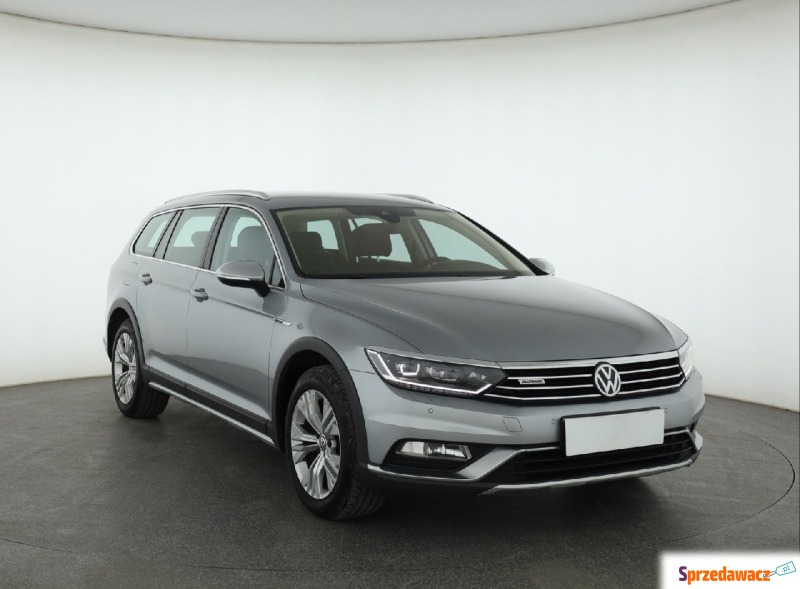 Volkswagen Passat  Kombi 2018,  2.0 diesel, automat - Na sprzedaż za 57 999 zł - Piaseczno