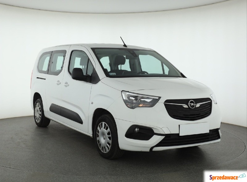 Opel Combo  Pick-up 2020,  1.2 benzyna - Na sprzedaż za 52 999 zł - Piaseczno