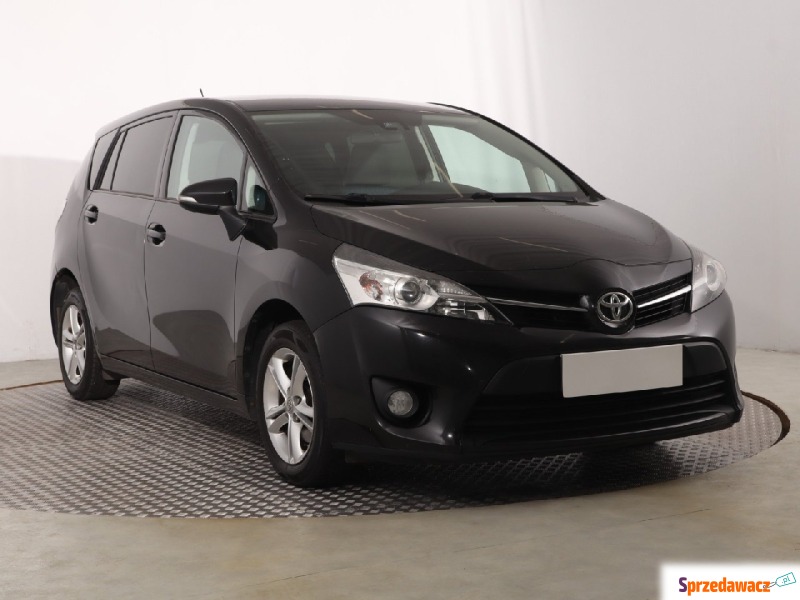 Toyota Verso  SUV 2016,  1.6 benzyna - Na sprzedaż za 43 999 zł - Katowice