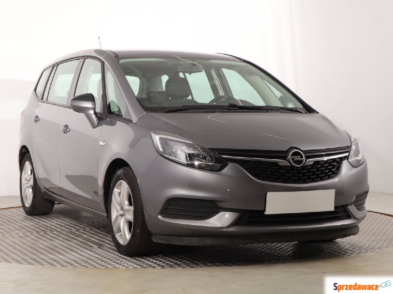 Opel Zafira  SUV 2017,  1.4 benzyna - Na sprzedaż za 39 499 zł - Katowice