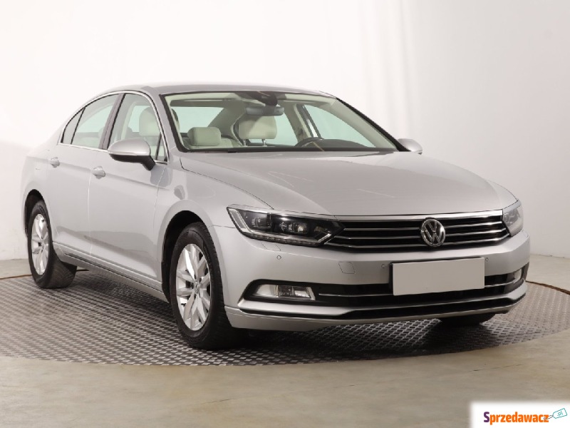 Volkswagen Passat  Liftback 2017,  2.0 diesel, automat - Na sprzedaż za 53 999 zł - Katowice