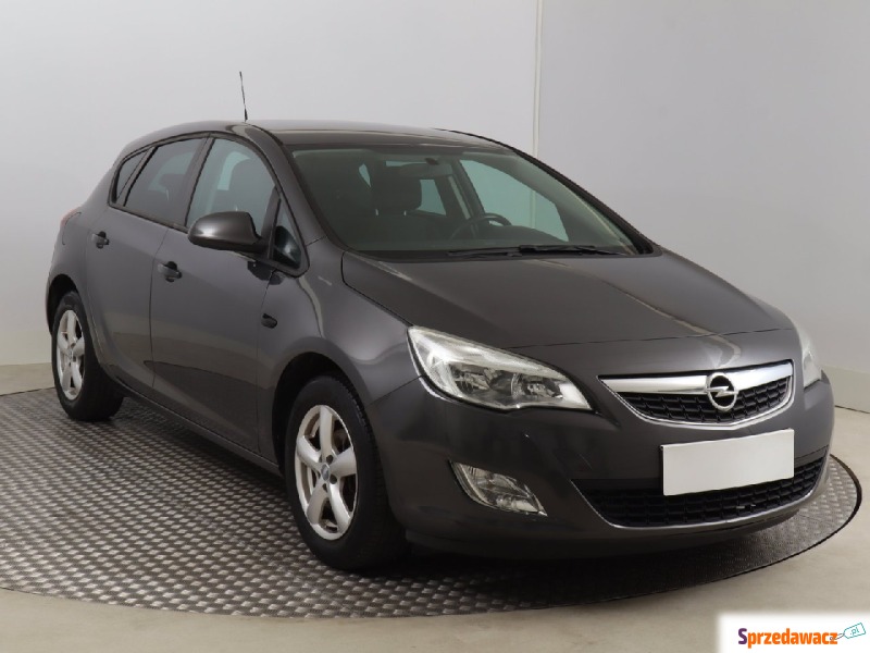 Opel Astra  Hatchback 2011,  1.4 benzyna - Na sprzedaż za 18 999 zł - Bielany Wrocławskie