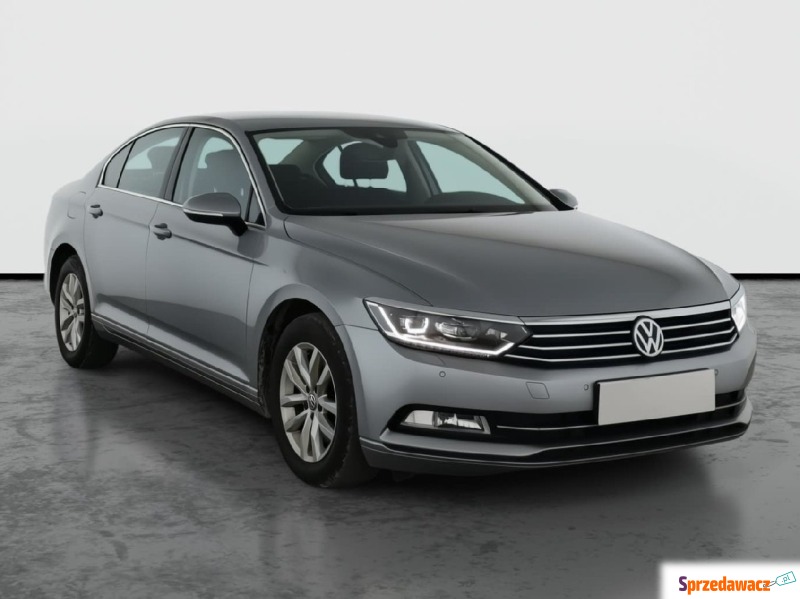 Volkswagen Passat  Liftback 2019,  1.5 benzyna, automat - Na sprzedaż za 56 999 zł - Katowice