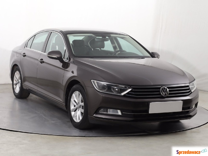 Volkswagen Passat  Liftback 2015,  1.4 benzyna - Na sprzedaż za 26 999 zł - Katowice