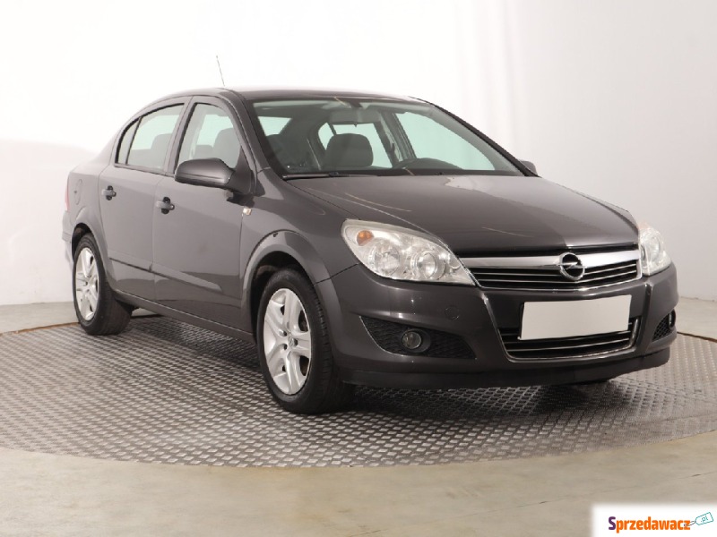 Opel Astra  Liftback 2009,  1.6 benzyna - Na sprzedaż za 11 499 zł - Katowice
